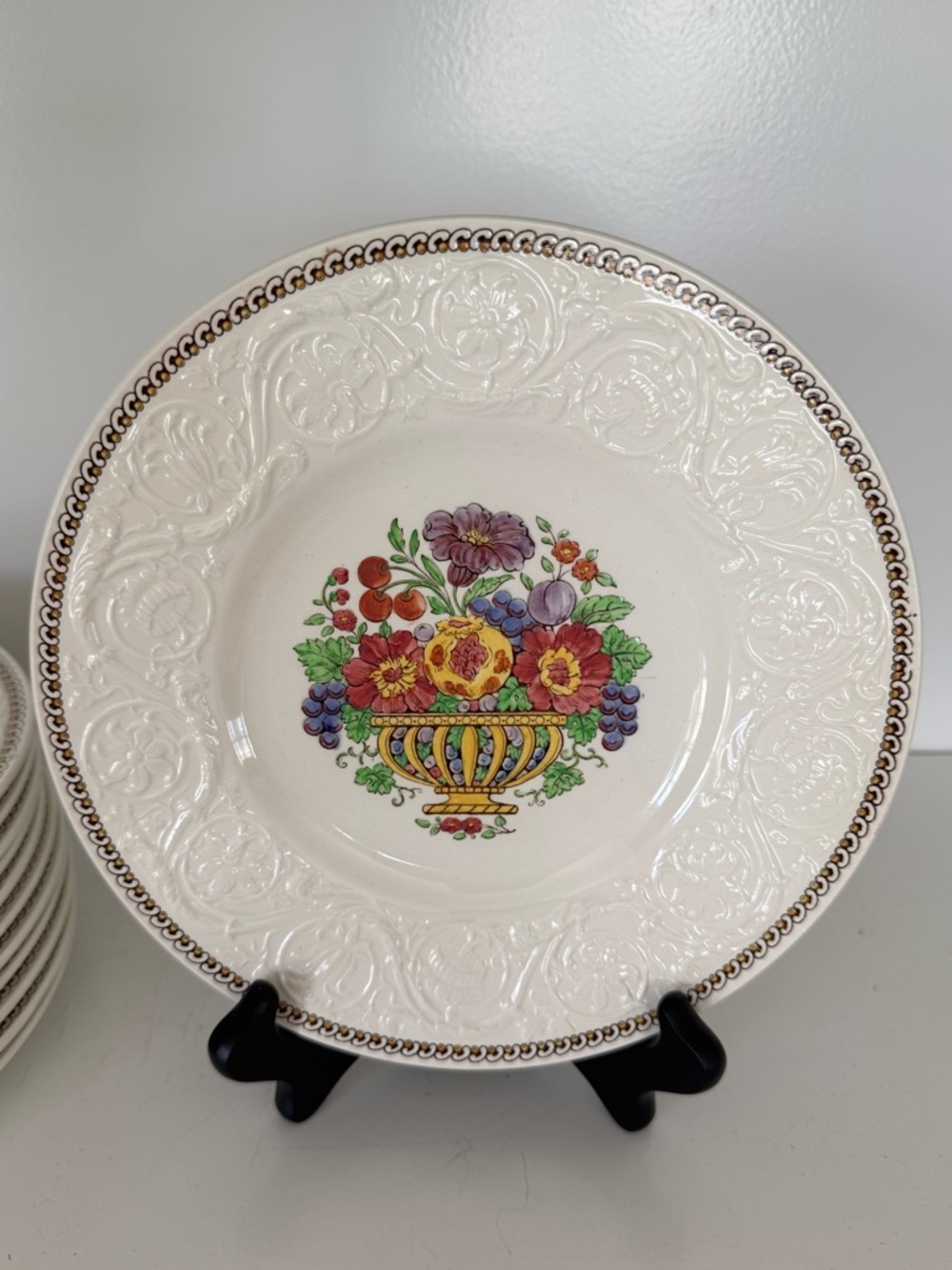 Set of 12 Vintage Wedgwood Patrician Windermere 8 1/2 inch Salas Plates